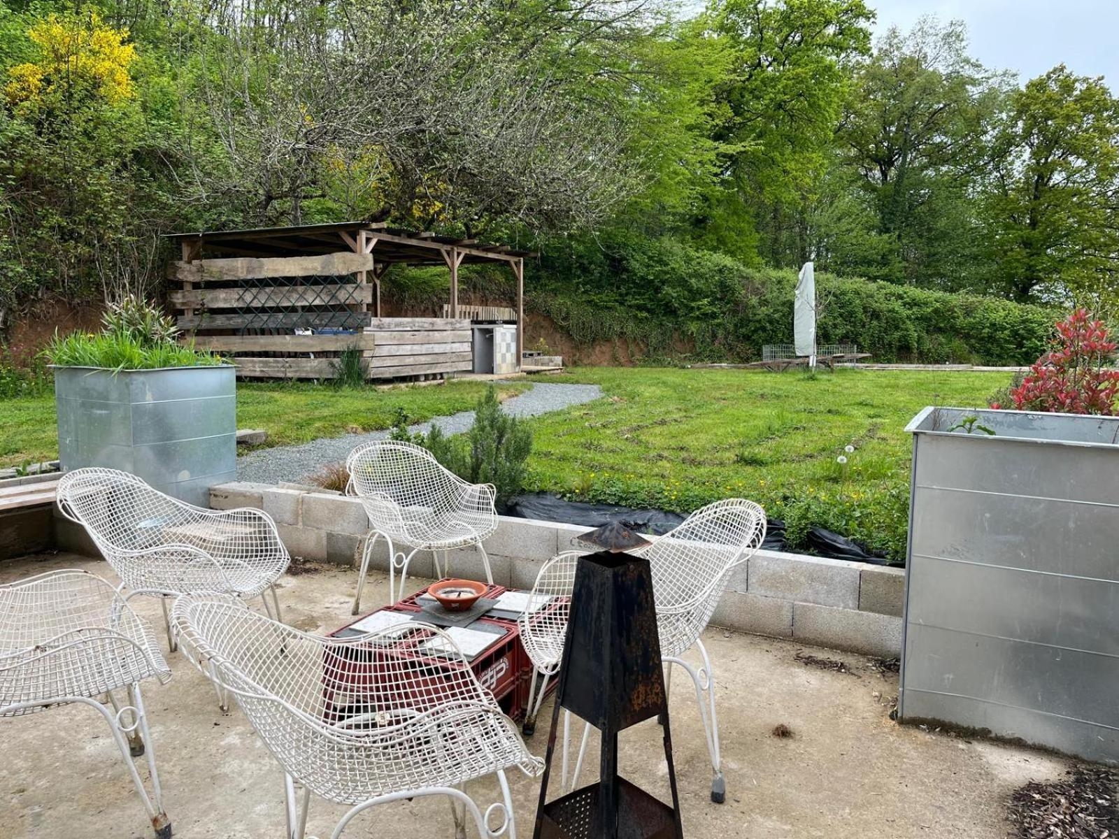 Domaine Du Pavillon Gite 15 Personnes Issy-l'Eveque Bagian luar foto